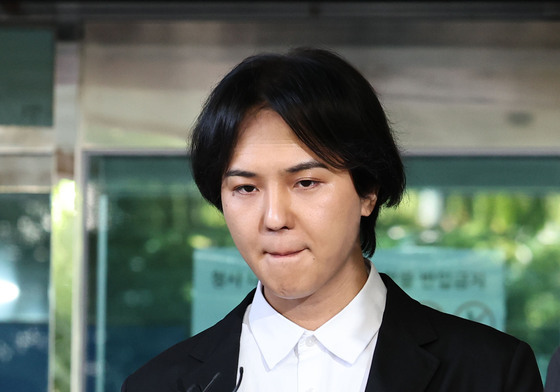 '병역법 위반' 송민호, 1심 징역 1년에 집행유예 2년