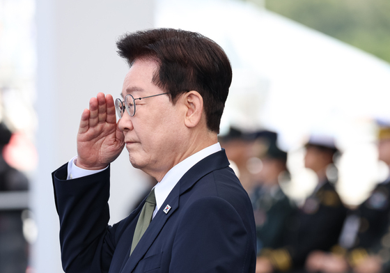 李대통령 "DMZ 사고 장병 마음 아파…핵잠·전작권 환수 반드시"[전문]