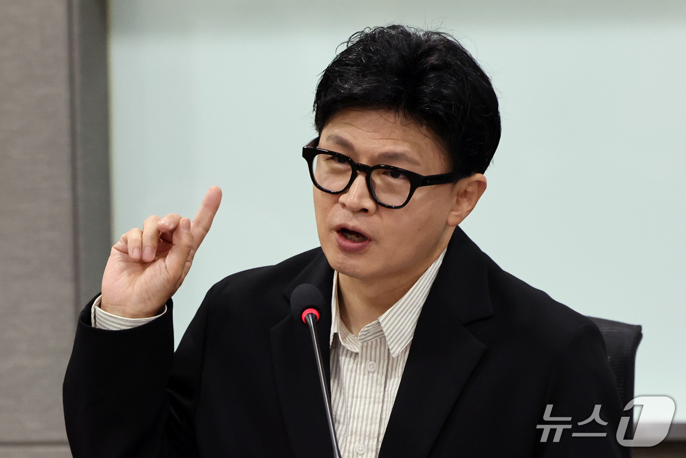 (서울=뉴스1) 황기선 기자 = 한동훈 무소속 의원이 1일 오전 서울 여의도 국회 의원회관에서 열린 '개정 형사소송법 시행 D-1 토론회'에서 개회사를 하고 있다.  2026.10 …