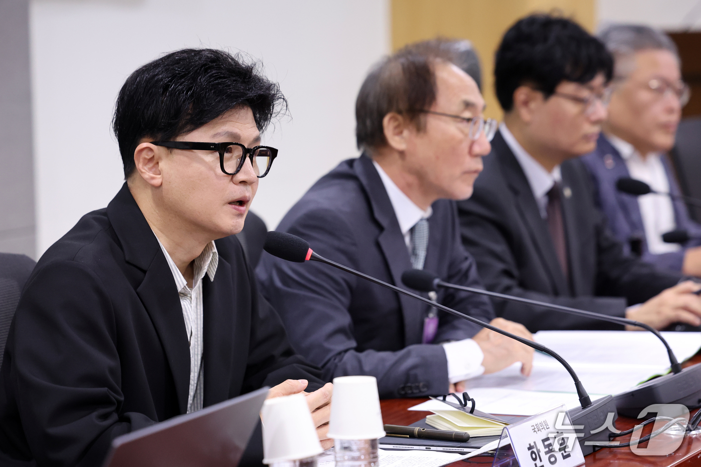 (서울=뉴스1) 황기선 기자 = 한동훈 무소속 의원이 1일 오전 서울 여의도 국회 의원회관에서 열린 '개정 형사소송법 시행 D-1 토론회'에서 개회사를 하고 있다.  2026.10 …