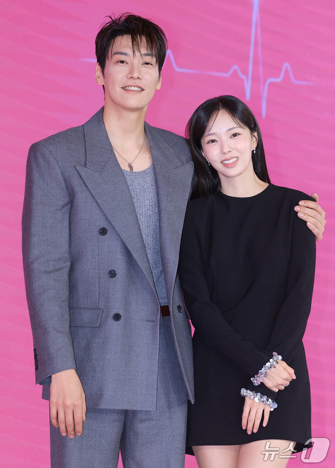김영광·채수빈, 충전 빙자 결혼 로맨스 커플