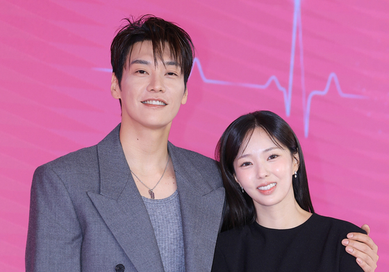 김영광·채수빈, 충전 빙자 결혼 로맨스 커플