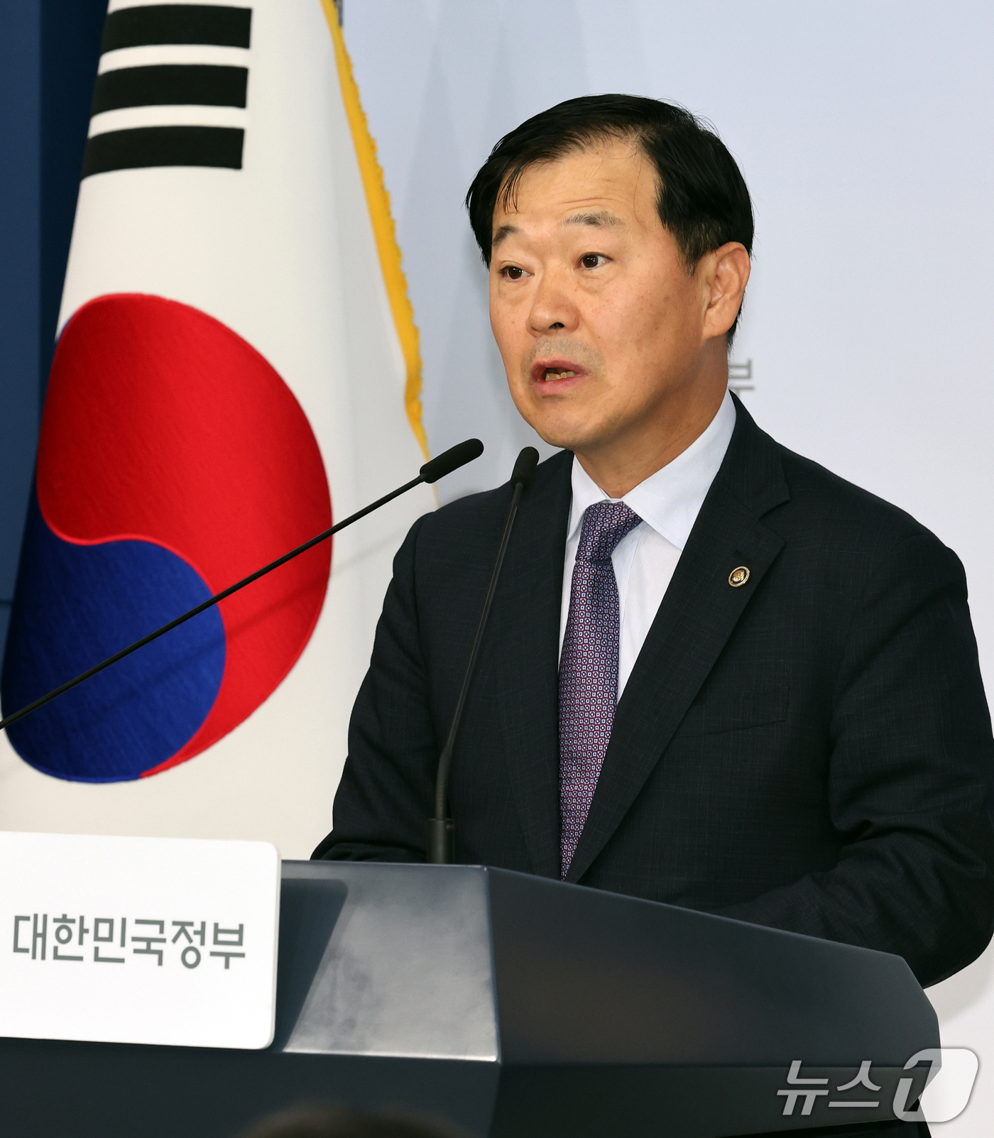 (서울=뉴스1) 이종덕 기자 = 이형훈 보건복지부 2차관이 2일 서울 종로구 정부서울청사에서 제4차 국립의학전문대학원 설립준비위원회, 국립의학전문대학원 설립 추진 방안 및 향후 계 …