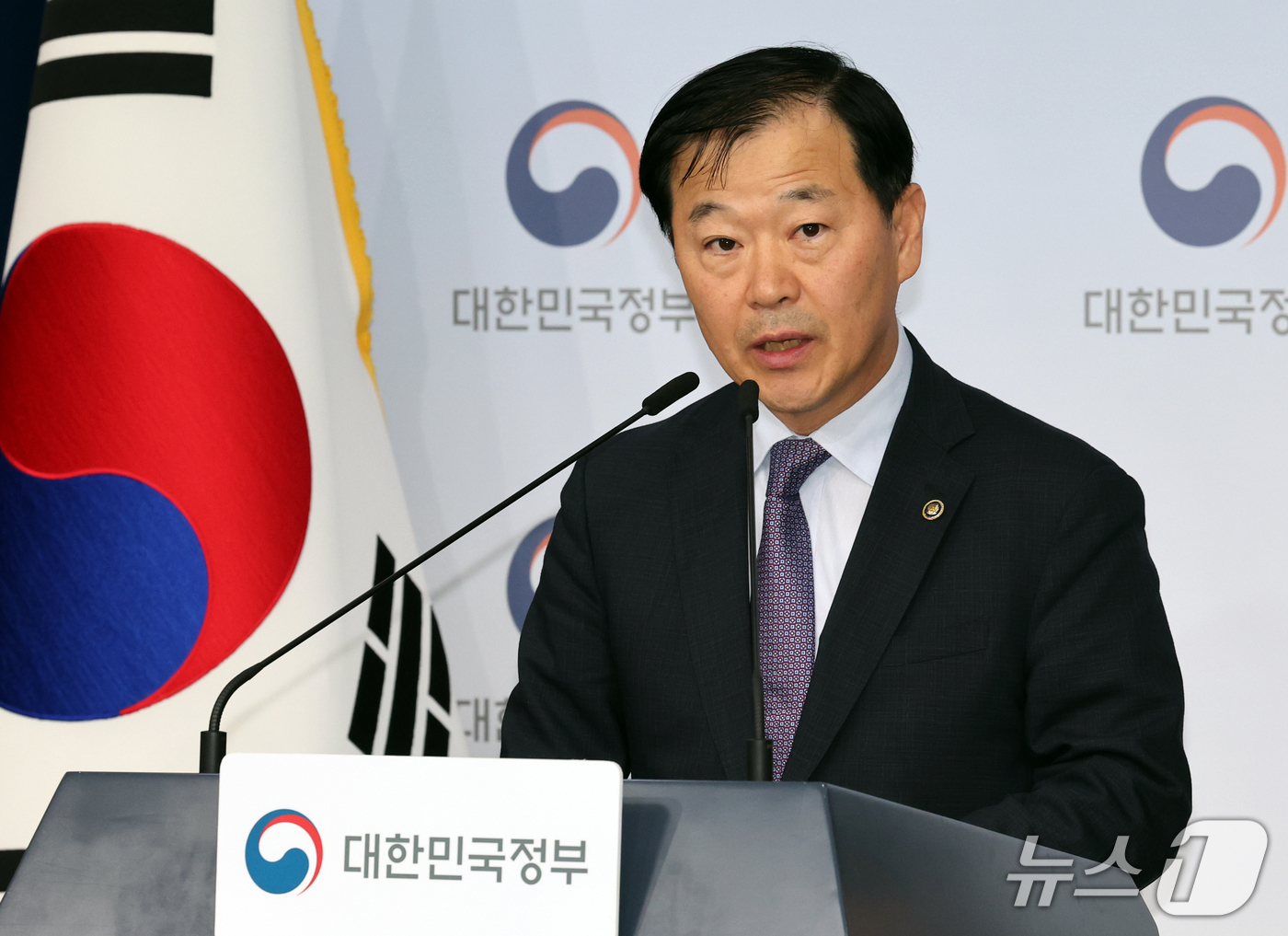 (서울=뉴스1) 이종덕 기자 = 이형훈 보건복지부 2차관이 2일 서울 종로구 정부서울청사에서 제4차 국립의학전문대학원 설립준비위원회, 국립의학전문대학원 설립 추진 방안 및 향후 계 …