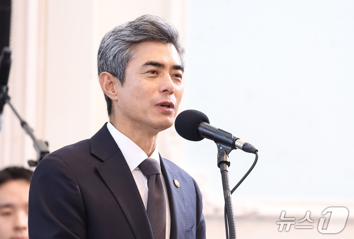 (계룡=뉴스1) 이재명 기자 = 강신철 국방부 장관이 1일 충남 계룡대에서 열린 제78회 국군의 날 기념오찬에서 환영사를 하고 있다. (청와대통신사진기자단) 2026.10.1/뉴스 …