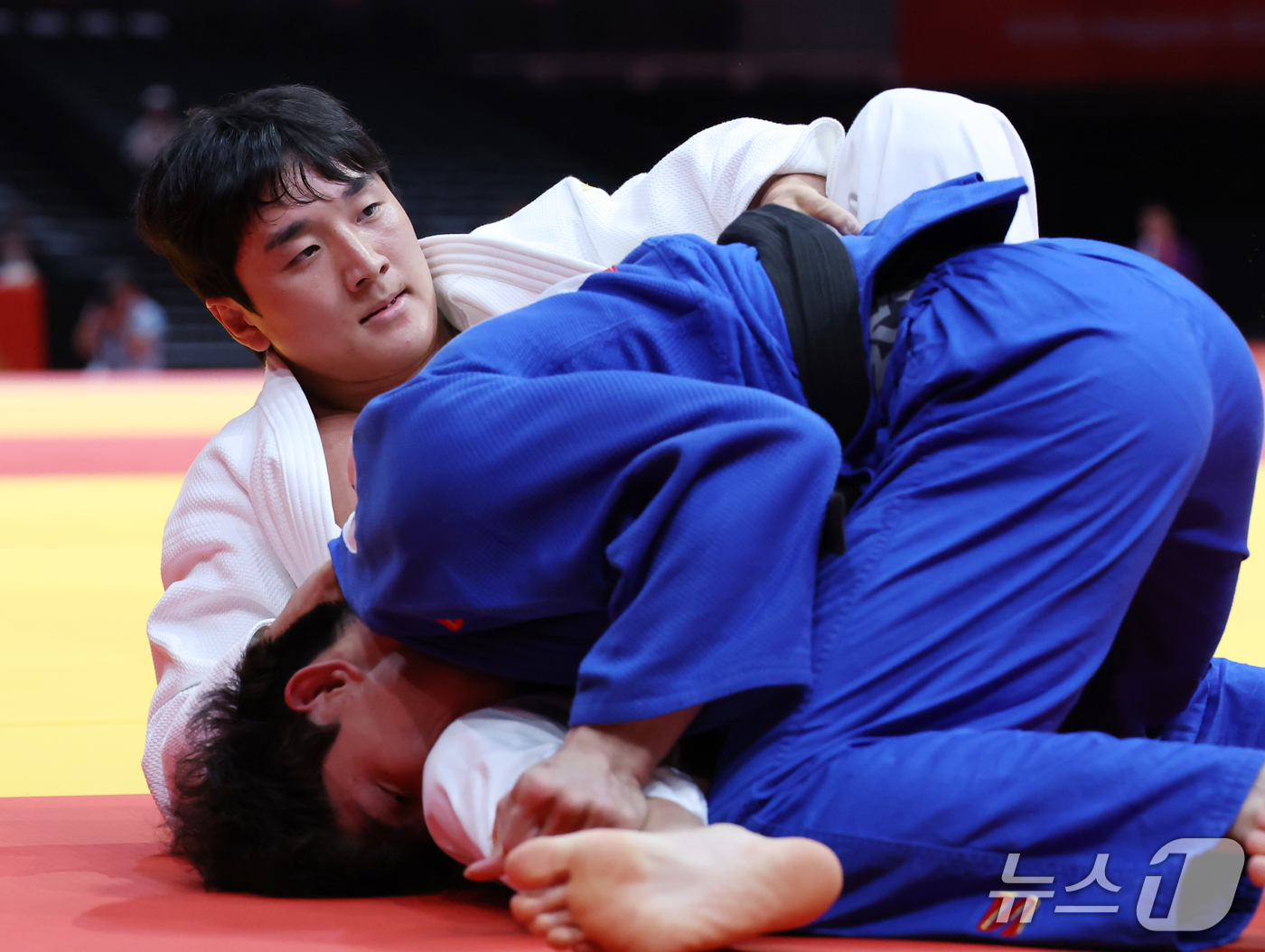 (나고야=뉴스1) 김민지 기자 = 대한민국 이준환이 1일 일본 아이치 인터내셔널 아레나에서 열린 2026 아이치·나고야 아시안게임 남자 81kg급 8강전에서 홍콩 리궈잉과 맞대결을 …