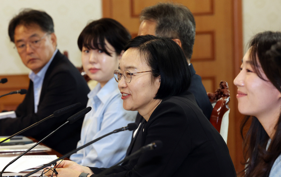 韓총리 "AI 속도 늦출 상황 아냐…공직자 혁신 스토어 연내 개설"