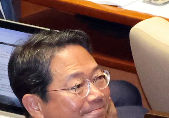 본회의 자리한 김승원 더불어민주당 의원