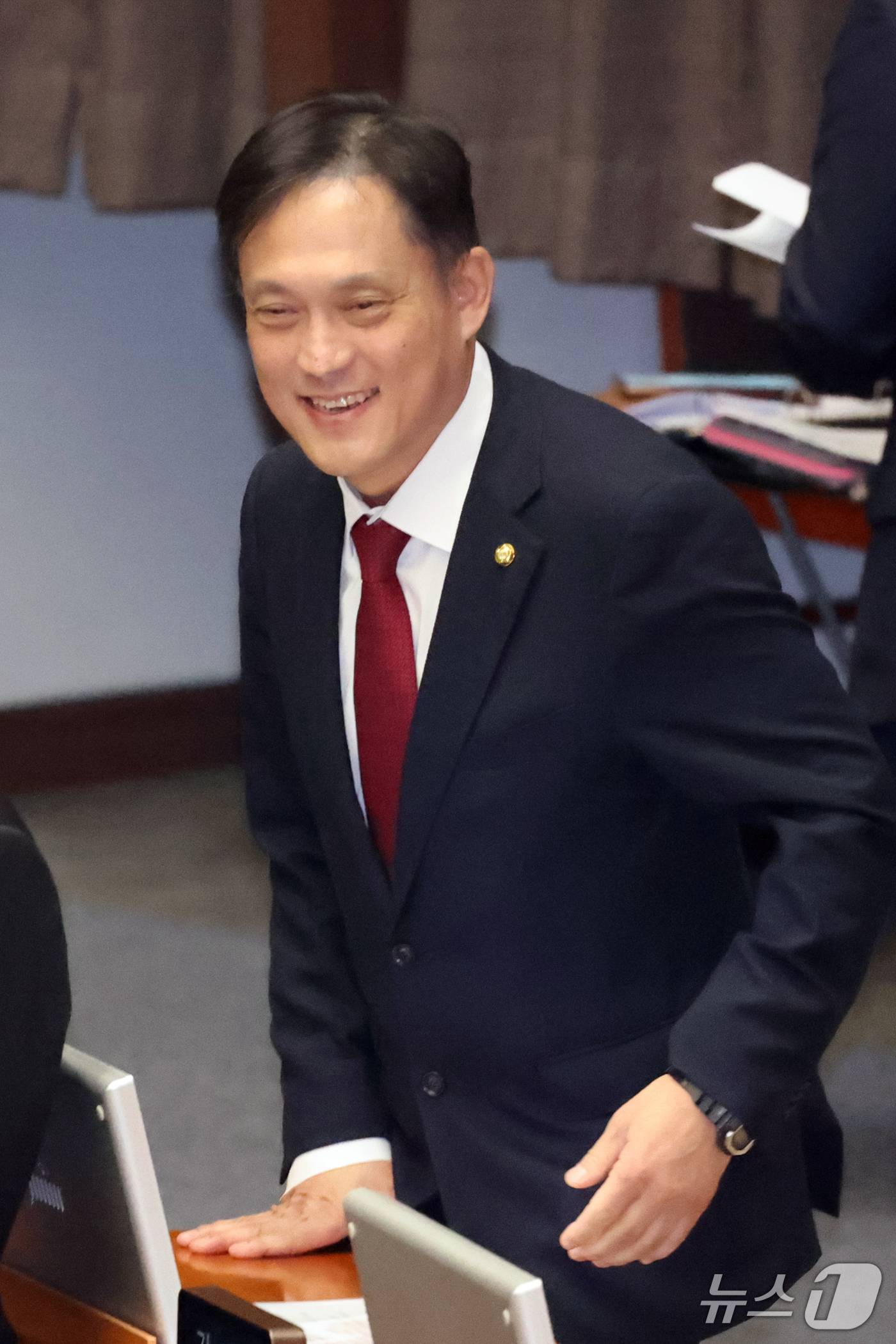 (서울=뉴스1) 황기선 기자 = 김태규 국민의힘 의원이 1일 오후 서울 여의도 국회에서 열린 제439회국회(정기회) 제10차 본회의에 참석하고 있다. 2026.10.1/뉴스1