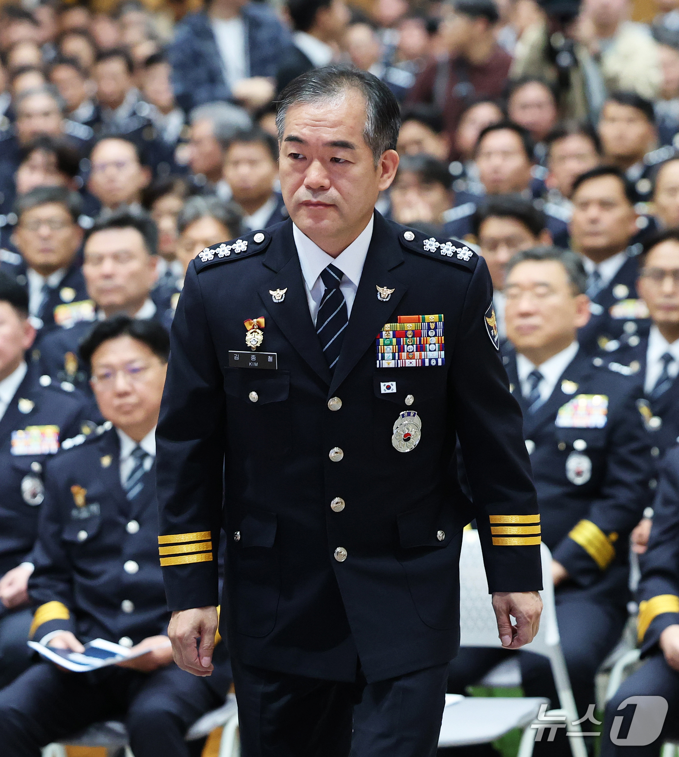 (서울=뉴스1) 오대일 기자 = 김종철 경찰청장 직무대행이 개정 형사소송법 시행을 하루 앞둔 1일 오후 서울 서대문구 경찰청 참수리홀에서 열린 전국 경찰 수사 지휘관 회의에서 모두 …