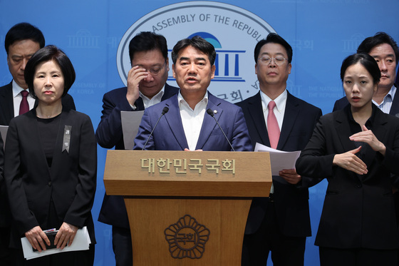 野 부산 의원들, 전재수 보좌진 4명 유죄에 "시장 지시·관여 규명해야"