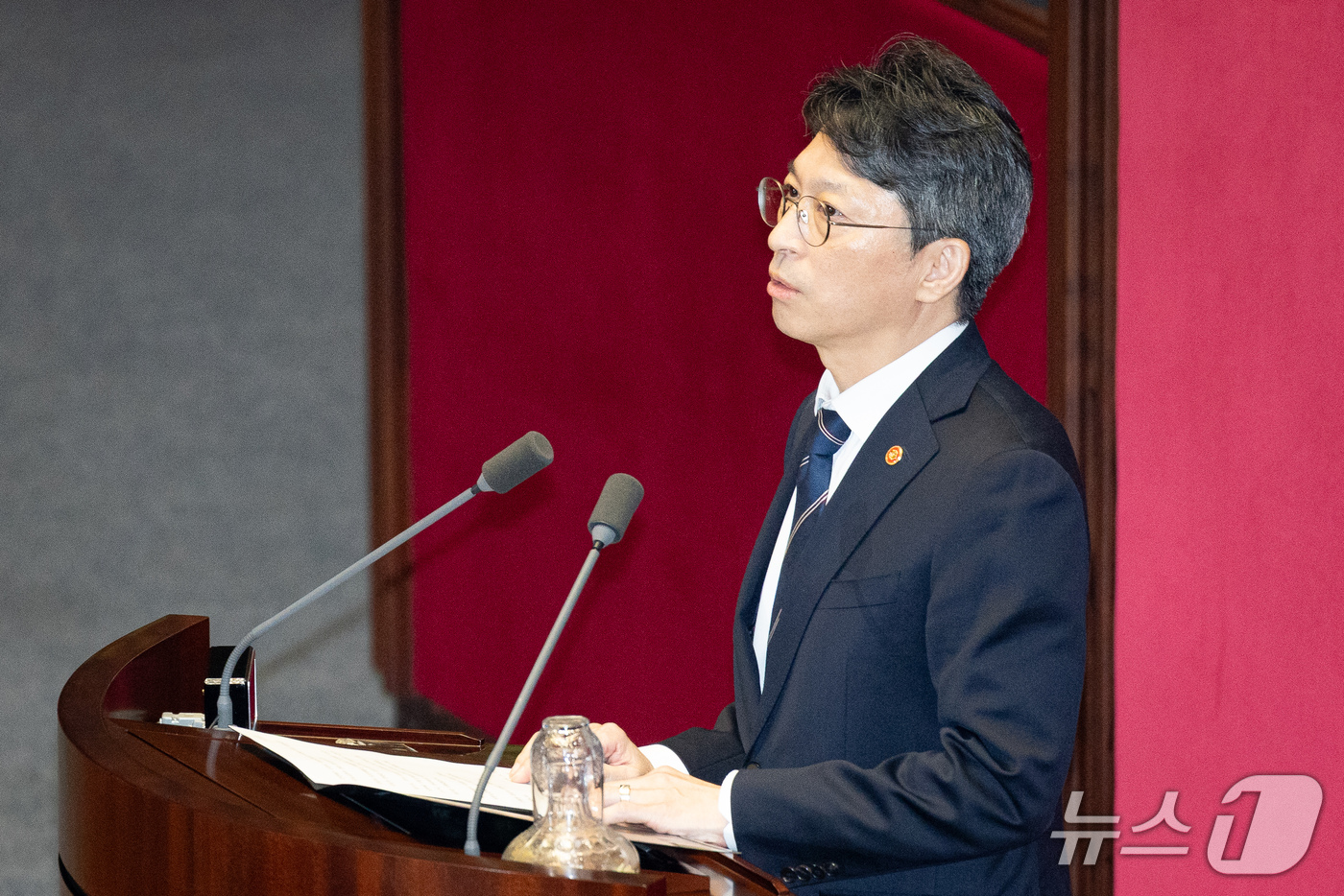 (서울=뉴스1) 유승관 기자 = 홍지선 국토교통부 장관이 1일 서울 여의도 국회에서 열린 제439회 국회(정기회) 제10차 본회의에 출석해 인사말을 하고 있다. 2026.10.1/ …