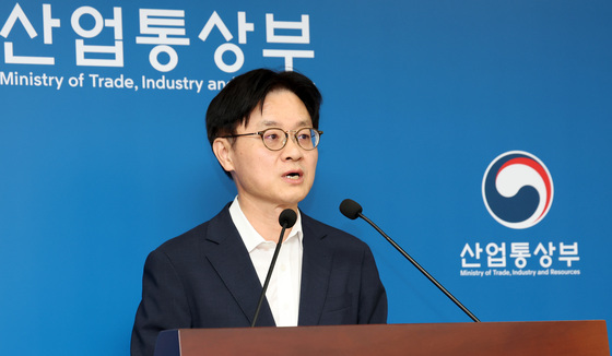 트럼프 대통령 대미투자 일방 발표관련 브리핑 하는 김정관 산업부 장관