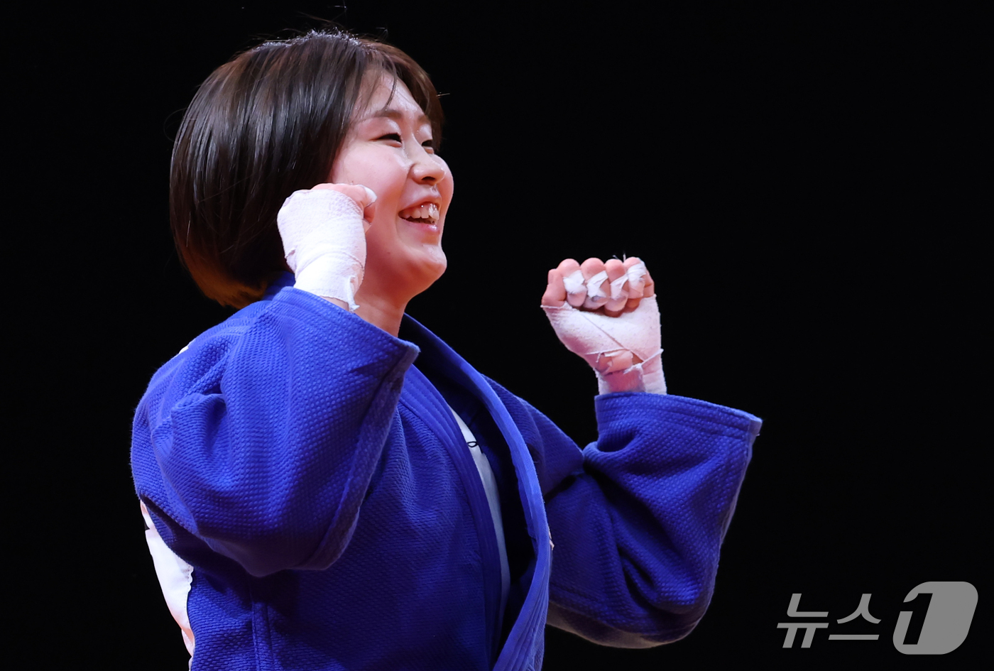 (나고야=뉴스1) 김민지 기자 = 대한민국 허미미가 1일 일본 아이치 인터내셔널 아레나에서 열린 2026 아이치·나고야 아시안게임 유도 여자 57kg급 준결승에서 우즈베키스탄 슈쿠 …