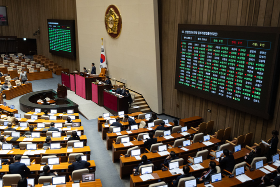 연간 3명 이상 산재 사망시 영업익 '최대 5%' 과징금…산안법 국회 통과(종합)