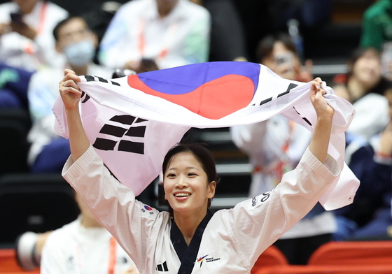 정하은, 아시안게임 태권도 여자 개인 품새 금메달