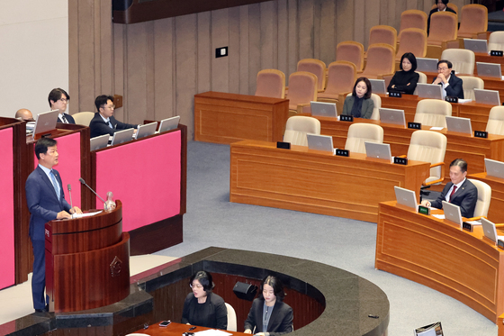 與 "김태규 광인" 맹비난…金 "육영수 여사 명예 지키려 한 것"