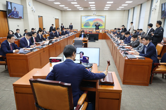 국회 정무위 6일 국감 돌입…금융권 해킹에 5대 은행장 줄소환되나