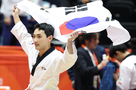윤규성, 품새 결승전에서 금메달 획득