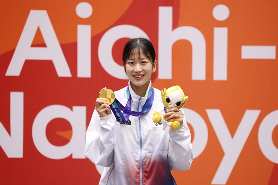 정하은, 태권도 품새 금메달…한국 여자 개인전 2연패