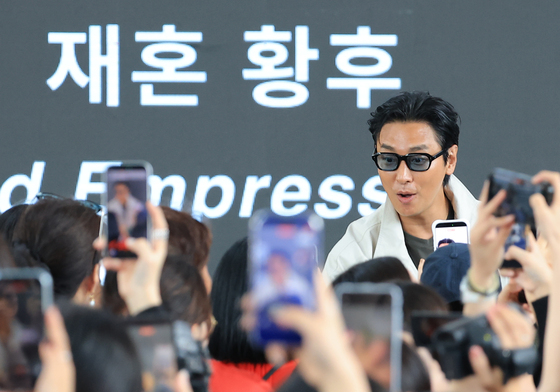 주지훈, 황제의 특급 팬서비스