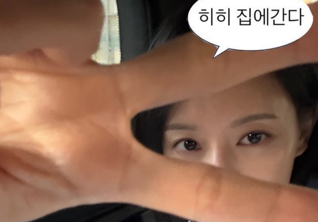 김지원, 의사 가운 입고 "히히 집에 간다"…'닥터X'의 반전 귀여움 [N샷]