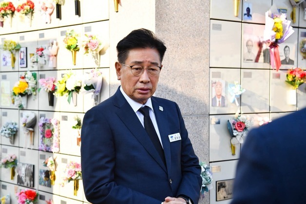 전진선 양평군수 "지키지 못해 미안"…故 정희철 면장 1주기 추모