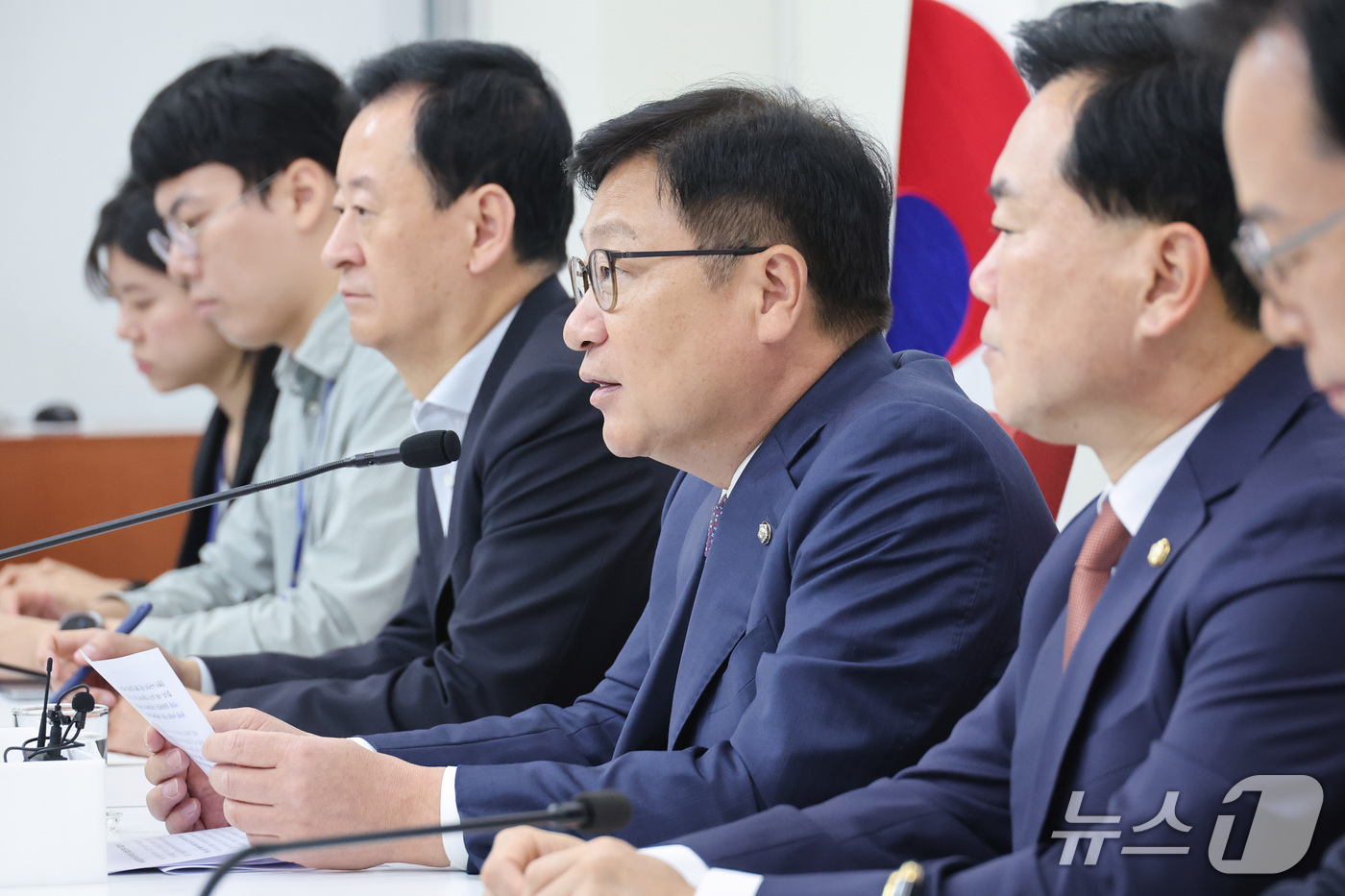 (서울=뉴스1) 신웅수 기자 = 정점식 국민의힘 원내대표가 11일 서울 여의도 국회에서 열린 국정감사 현안 관련 기자간담회에서 발언하고 있다. 2026.10.11/뉴스1