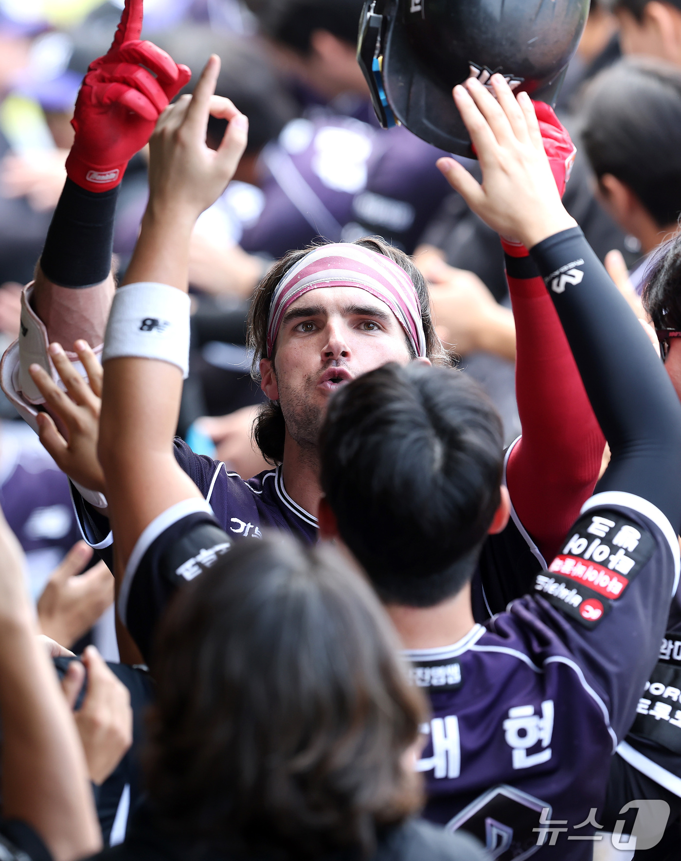 (대구=뉴스1) 공정식 기자 = 11일 오후 대구 삼성 라이온즈파크에서 열린 프로야구 '2026 신한SOL KBO리그' KT 위즈와 삼성 라이온즈의 경기, 3회초 1사 1,2루 상 …