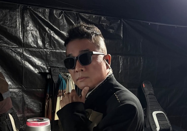 '성폭행 무혐의' 김건모, 공연장 복귀 후 밝아진 근황 [N샷]