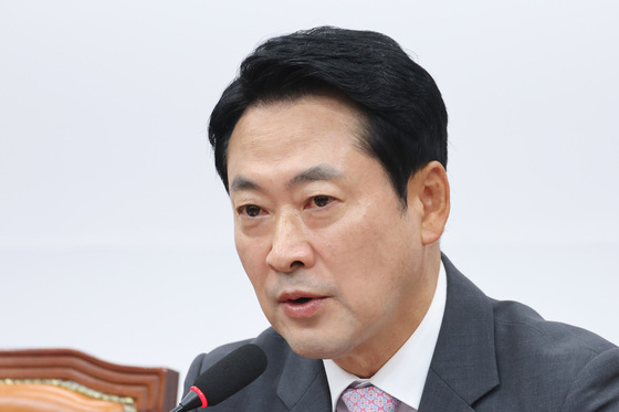 장동혁에 "집 6채 언제 처분" 물은 유튜버…첫 공판서 "취재 활동"