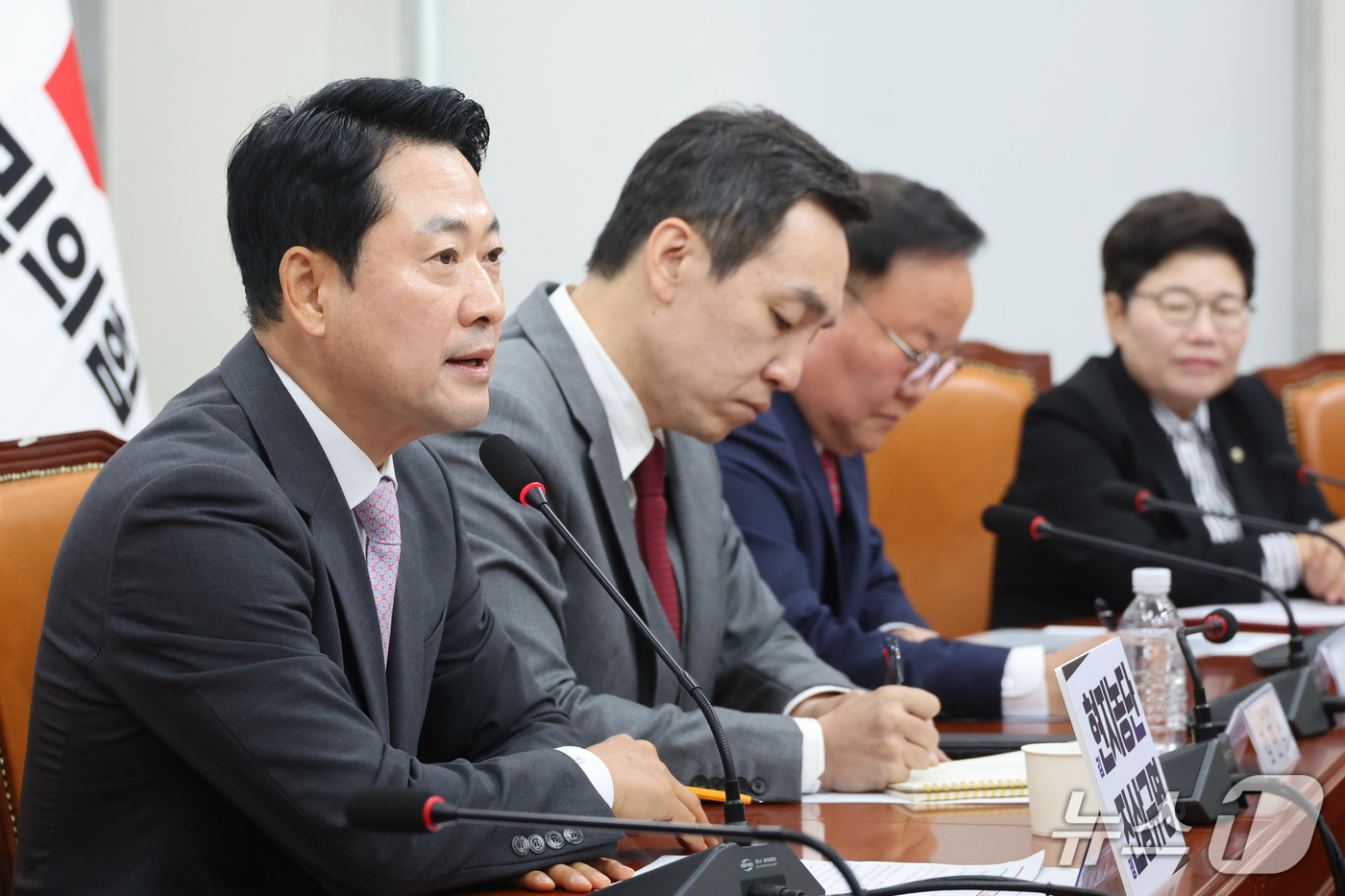 (서울=뉴스1) 신웅수 기자 = 장동혁 국민의힘 대표가 12일 서울 여의도 국회에서 열린 최고위원회의에서 발언하고 있다. 2026.10.12/뉴스1