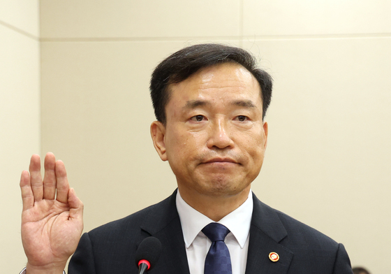 [국감] 김종철 방미통위원장, 국감 선서