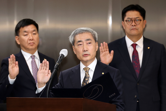 신현송 "美보다 먼저 금리 높여 시간 벌어…물가 상당 기간 2% 상회"(종합)