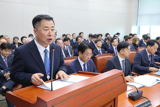 [국감] 국정감사 발언하는 강경성 코트라 사장