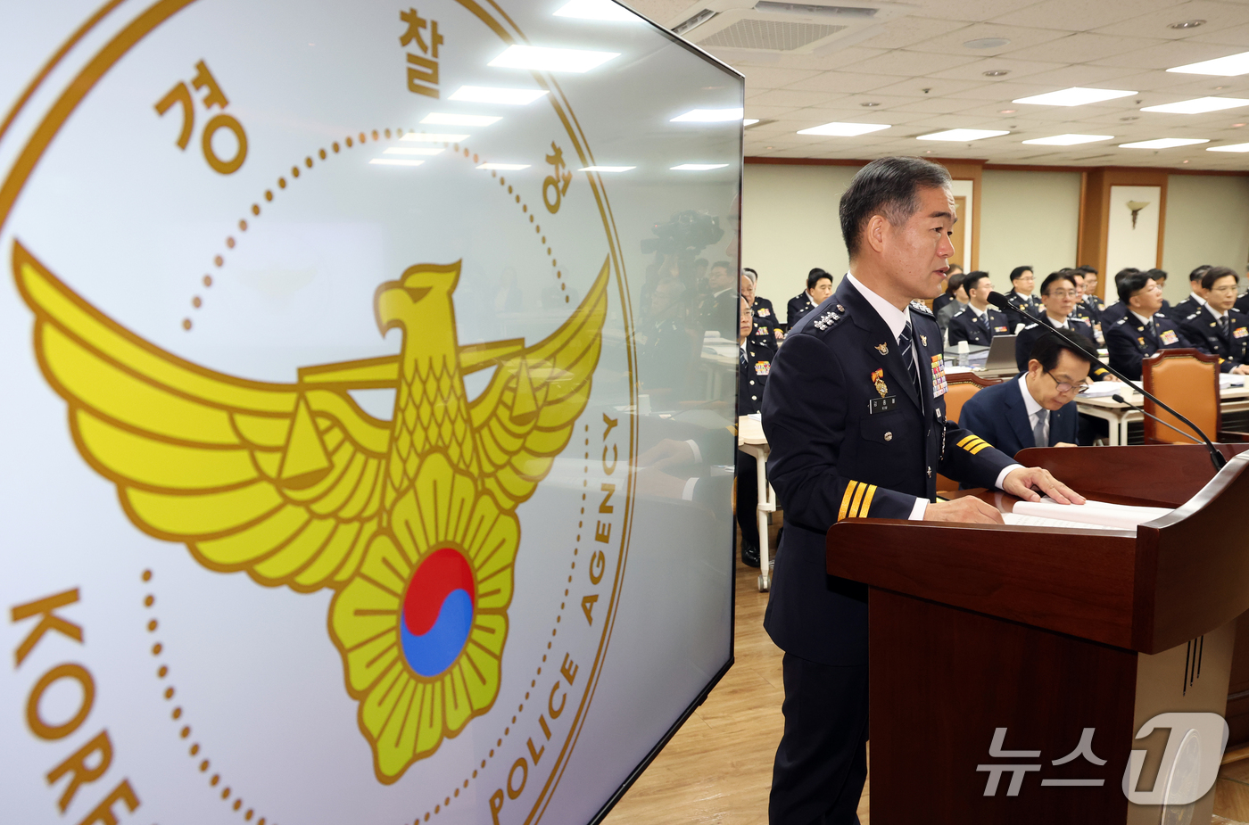 (서울=뉴스1) 김명섭 기자 = 김종철 경찰청장 직무대행이 12일 서울 서대문구 경찰청에서 열린 국정감사에서 인사말을 하고 있다. 2026.10.12/뉴스1
