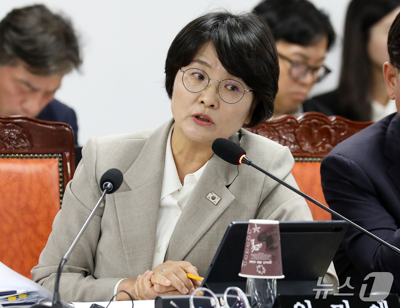(부산=뉴스1) 윤일지 기자 = 임미애 더불어민주당 의원이 12일 부산 동구 해양수산부 별관에서 열린 농림축산식품해양수산위원회의 해양수산부, 한국수산자원공단, 한국해양수산연수원, …