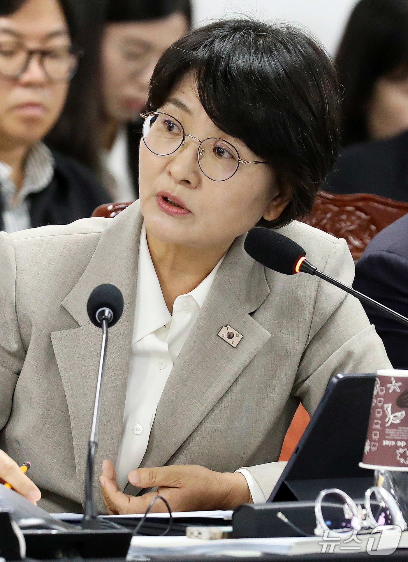 (부산=뉴스1) 윤일지 기자 = 임미애 더불어민주당 의원이 12일 부산 동구 해양수산부 별관에서 열린 농림축산식품해양수산위원회의 해양수산부, 한국수산자원공단, 한국해양수산연수원, …