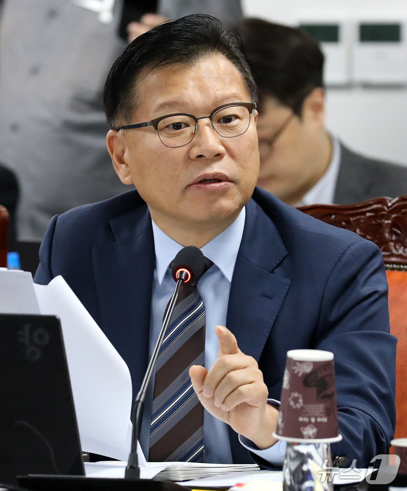 (부산=뉴스1) 윤일지 기자 = 이양수 국민의힘 의원이 12일 부산 동구 해양수산부 별관에서 열린 농림축산식품해양수산위원회의 해양수산부, 한국수산자원공단, 한국해양수산연수원, 한국 …