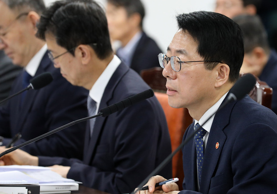황종우 해수장관 "북극항로 2040년 경제성 확보…대북 연계 검토 안 해"