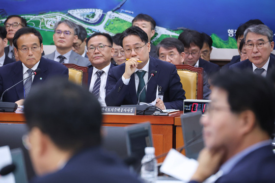 LH 사장 "임대주택 확대, 재무 부담 크지 않아…보편형 임대 상당수"