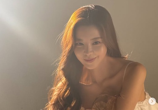 김규리 '거꾸로 태극기' 누명 벗었다…영암군 "카페와 관련 없어, 송구"