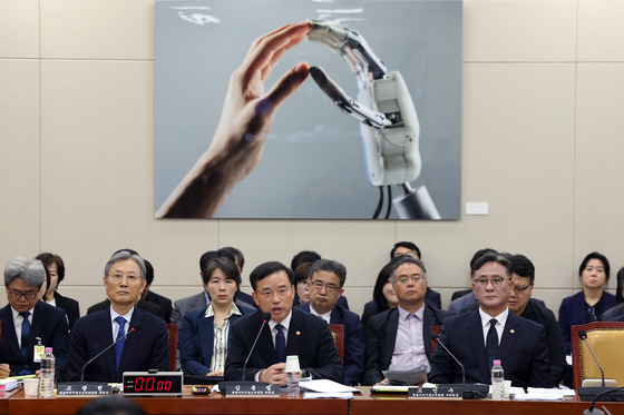 숏폼·AI 확산에 청소년 보호 '구멍'…CI 유출엔 갱신권 요구