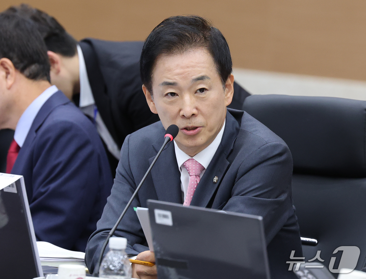 (대전=뉴스1) 김기태 기자 = 유영하 국민의힘 의원이 12일 정부대전청사 병무청에서 열린 국회 국방위원회 국정감사에서 질의하고 있다. 2026.10.12/뉴스1