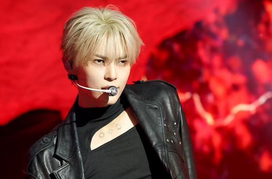 성한빈, 상남자 눈빛 장착