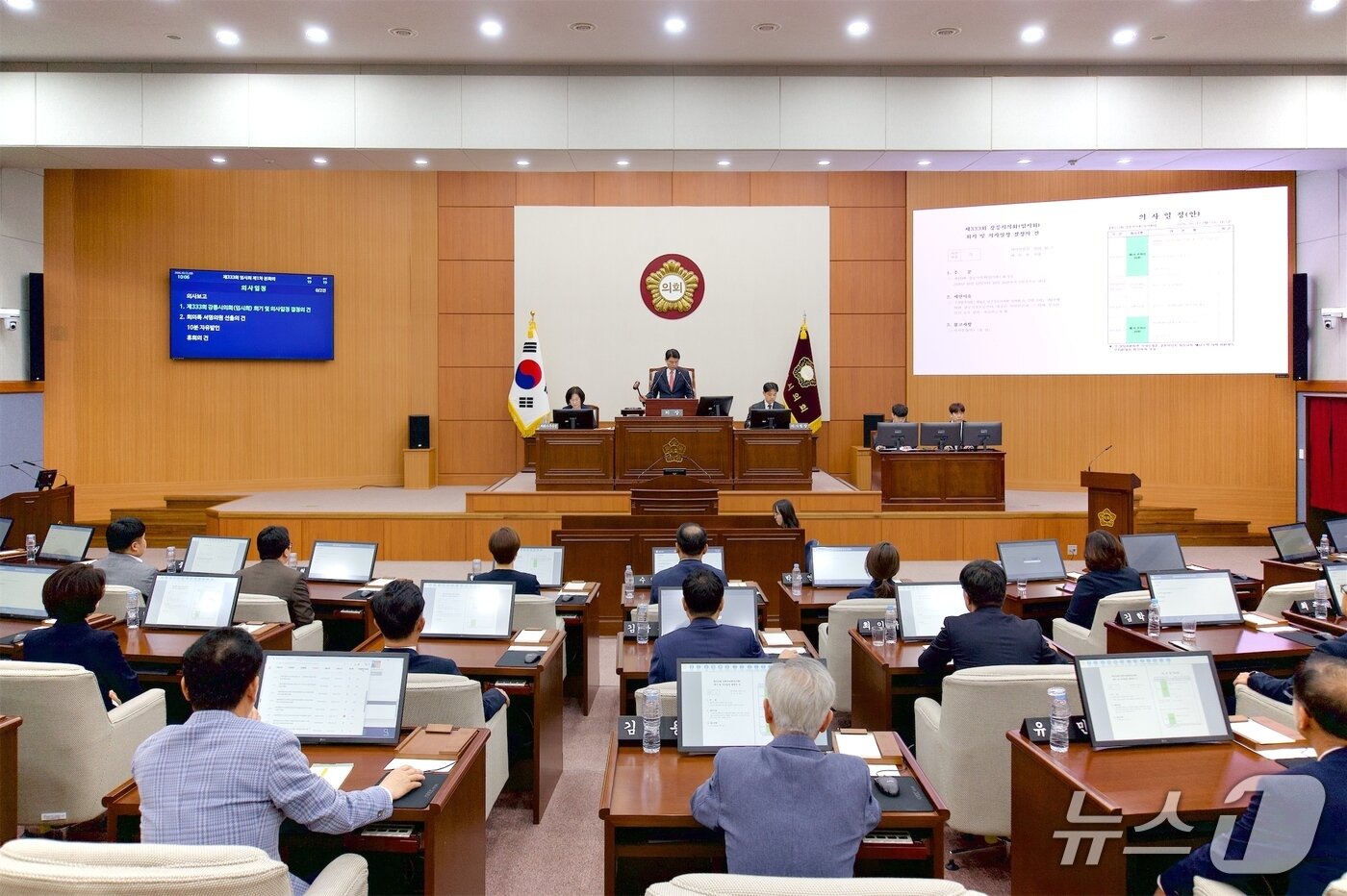 본문 이미지 - 12일 열린 제333회 강릉시의회 임시회 제1차 본회의.(시의회 제공.재판매 및 DB 금지) 2026.10.12/뉴스1