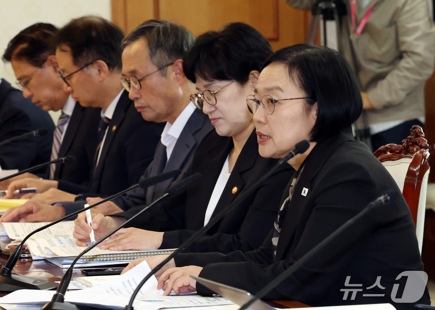 (서울=뉴스1) 이종덕 기자 = 한성숙 국무총리가 12일 서울 종로구 정부서울청사에서 열린 자살예방정책위원회 회의에서 모두발언 하고 있다. 2026.10.12/뉴스1