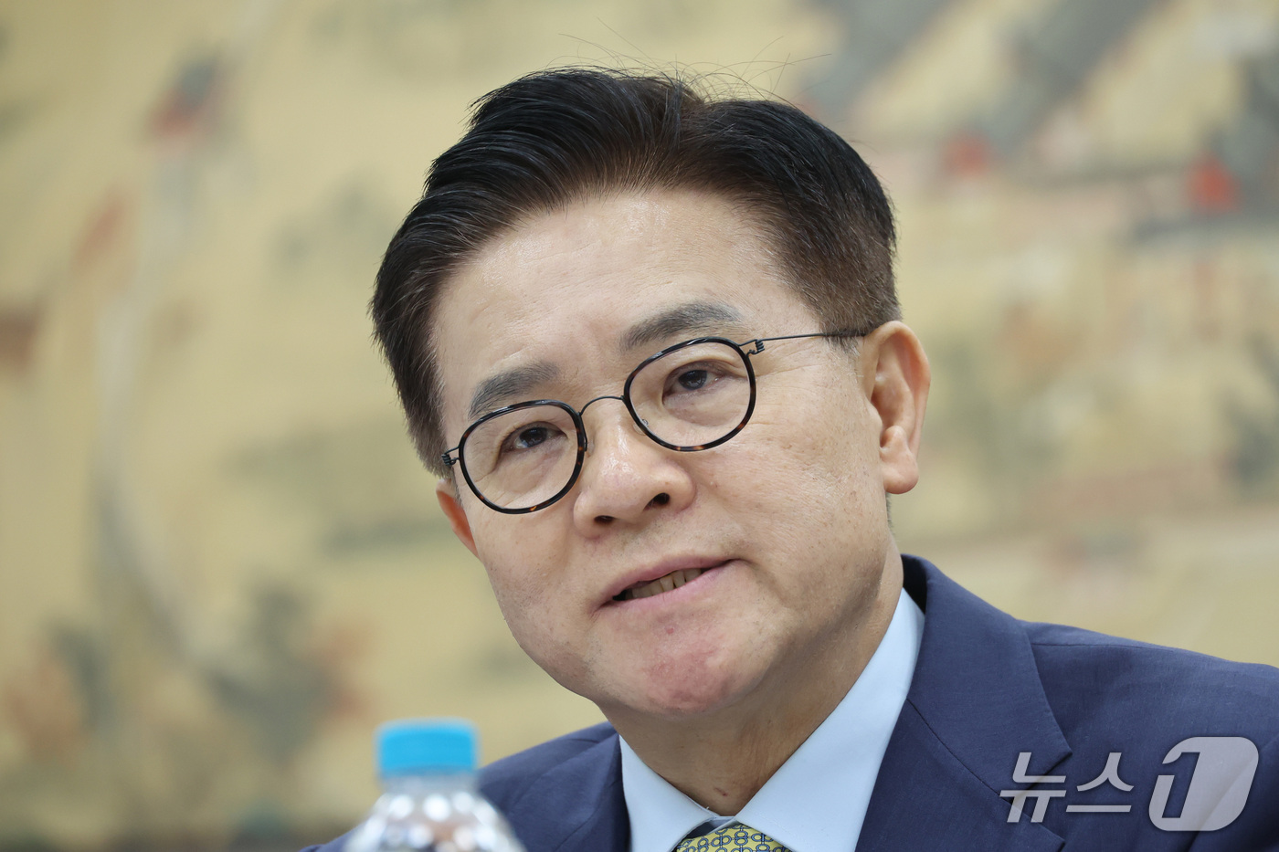 (서울=뉴스1) 신웅수 기자 = 이기정 한국대학교육협의회장이 12일 서울 여의도 국회 교육위원회에서 열린 한국대학교육협의회 등에 대한 국정감사에서 의원 질의에 답변하고 있다. 20 …