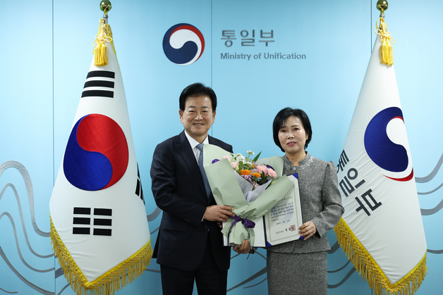 최초의 탈북민 출신 북한이탈주민지원재단 이사장 탄생…김영희 박사
