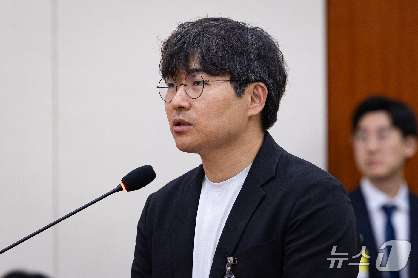 (서울=뉴스1) 유승관 기자 = 김주호 참여연대 민생경제팀장이 12일 서울 여의도 국회에서 열린 문화체육관광위원회의 한국콘텐츠진흥원 등에 대한 국정감사에 참고인으로 출석해 의원 질 …